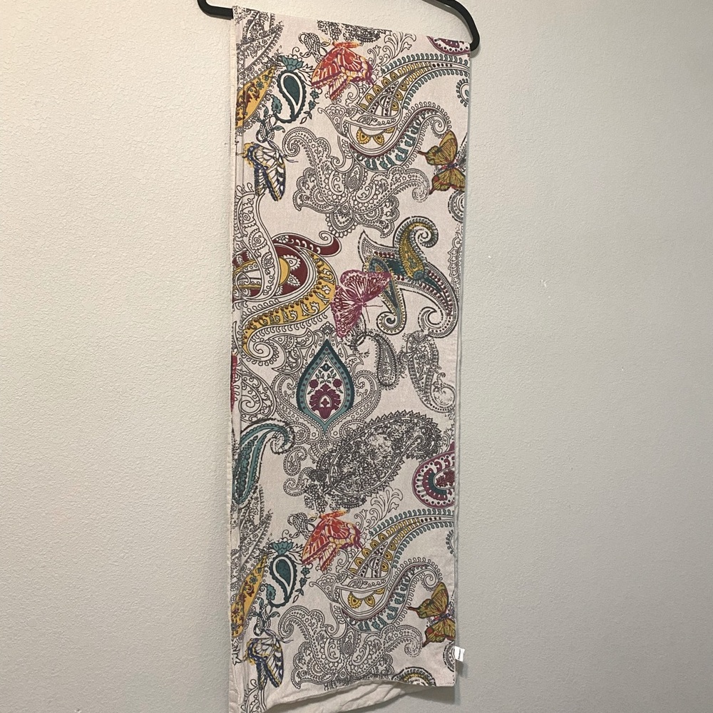 World market table runner